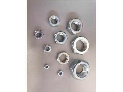 Six-bladed nut